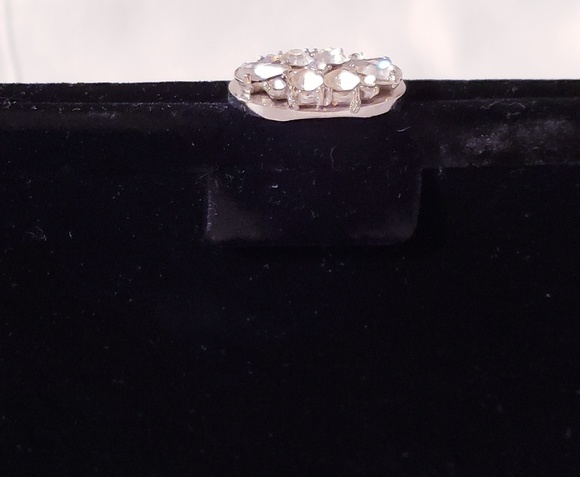 Vintage "Garay" Black Velvet 1940's Clutch - Picture 2 of 8